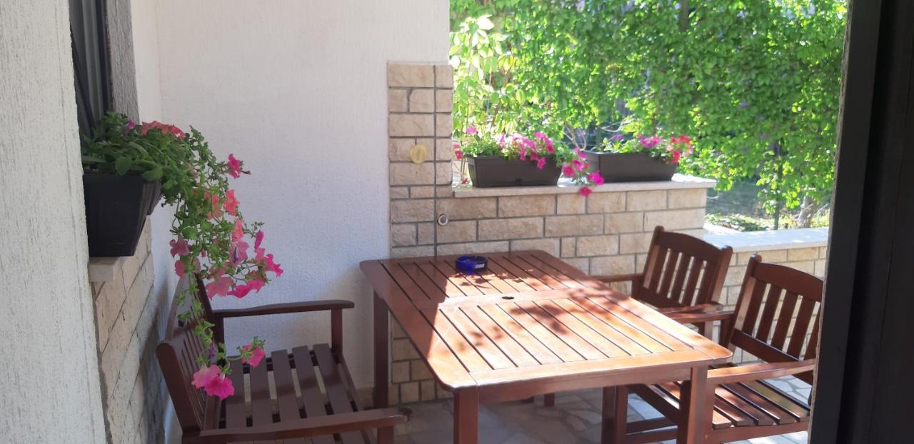 Apartments Ruzica Pula Exterior photo