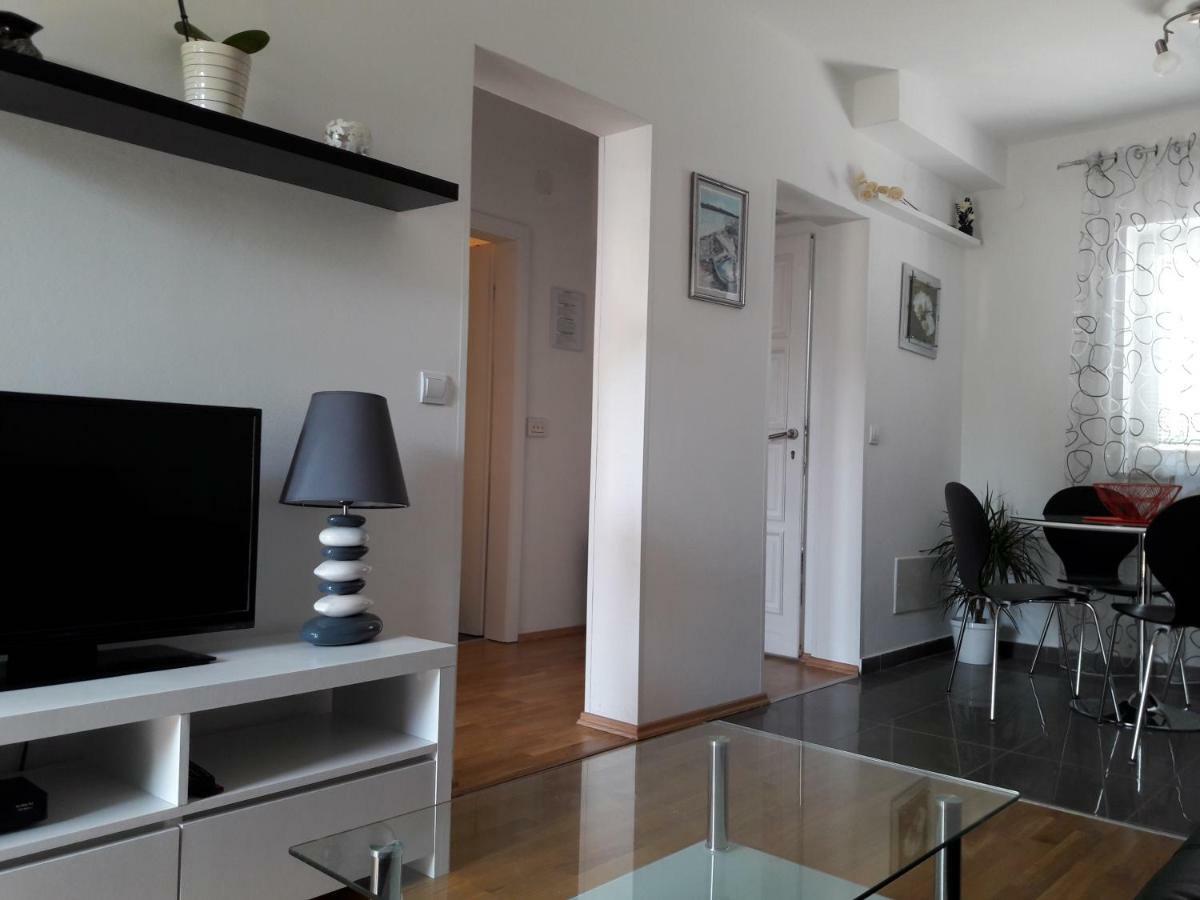Apartments Ruzica Pula Exterior photo