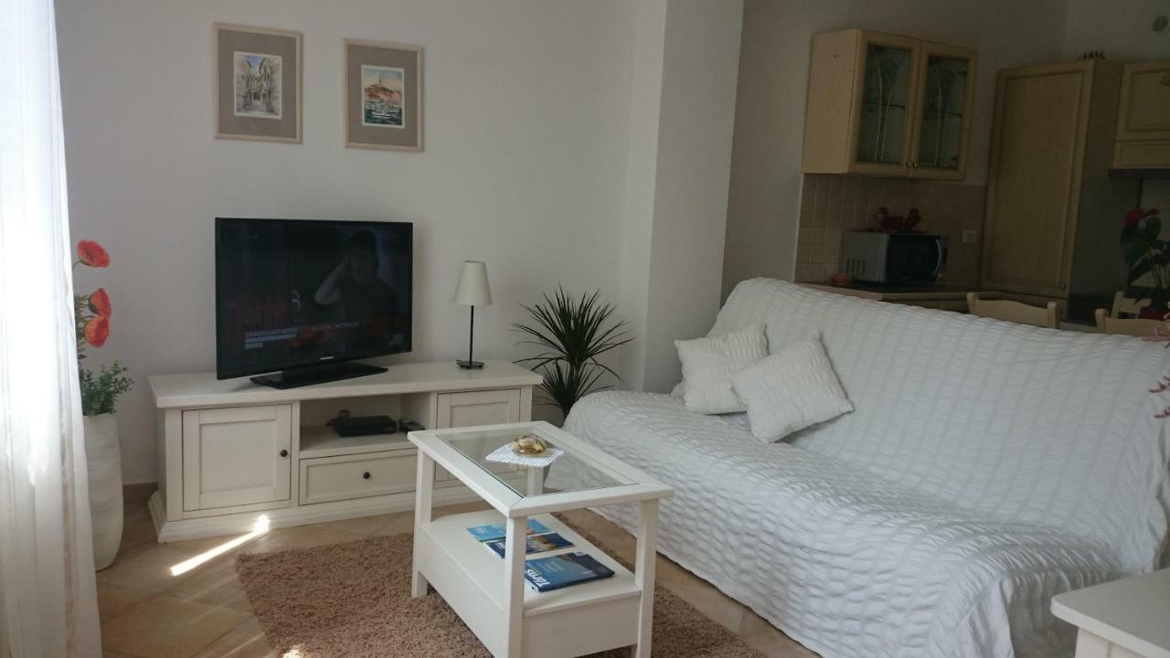 Apartments Ruzica Pula Exterior photo